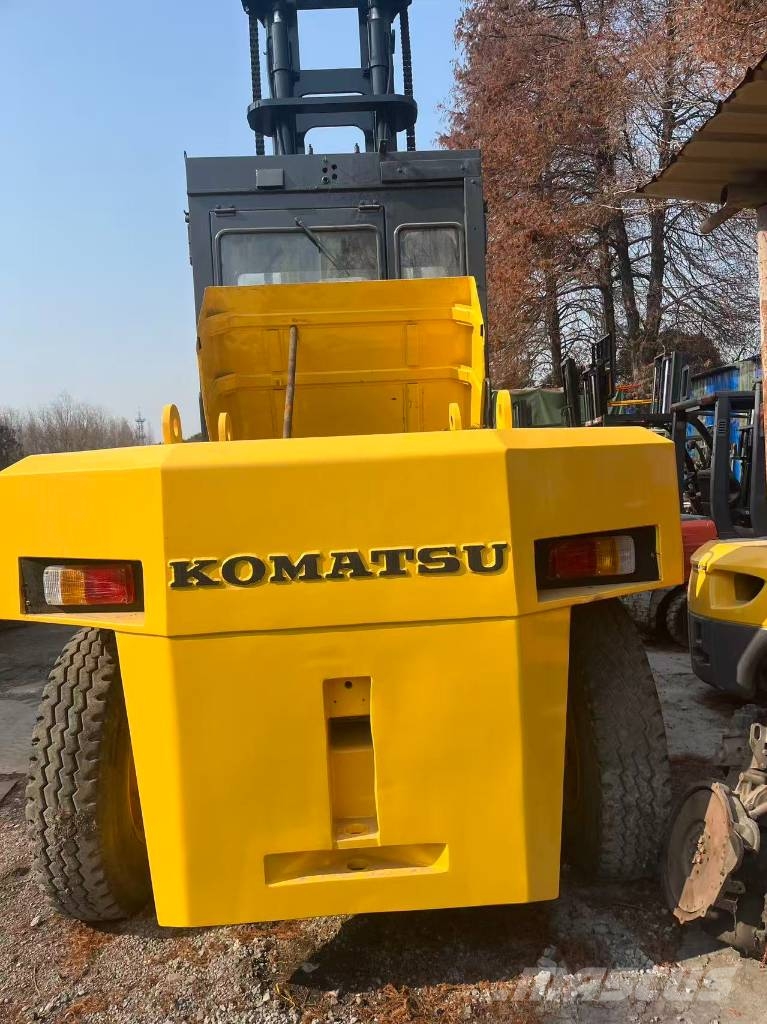 Komatsu FD 160 شاحنات الديزل