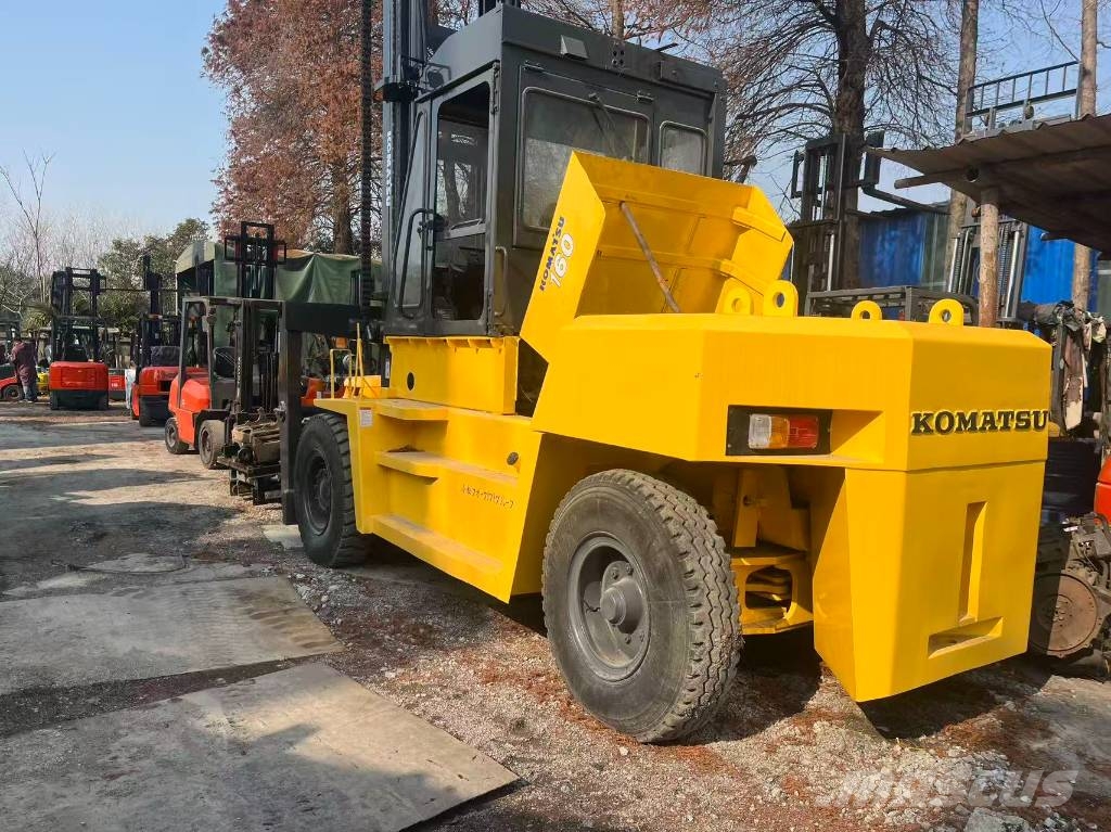 Komatsu FD 160 شاحنات الديزل