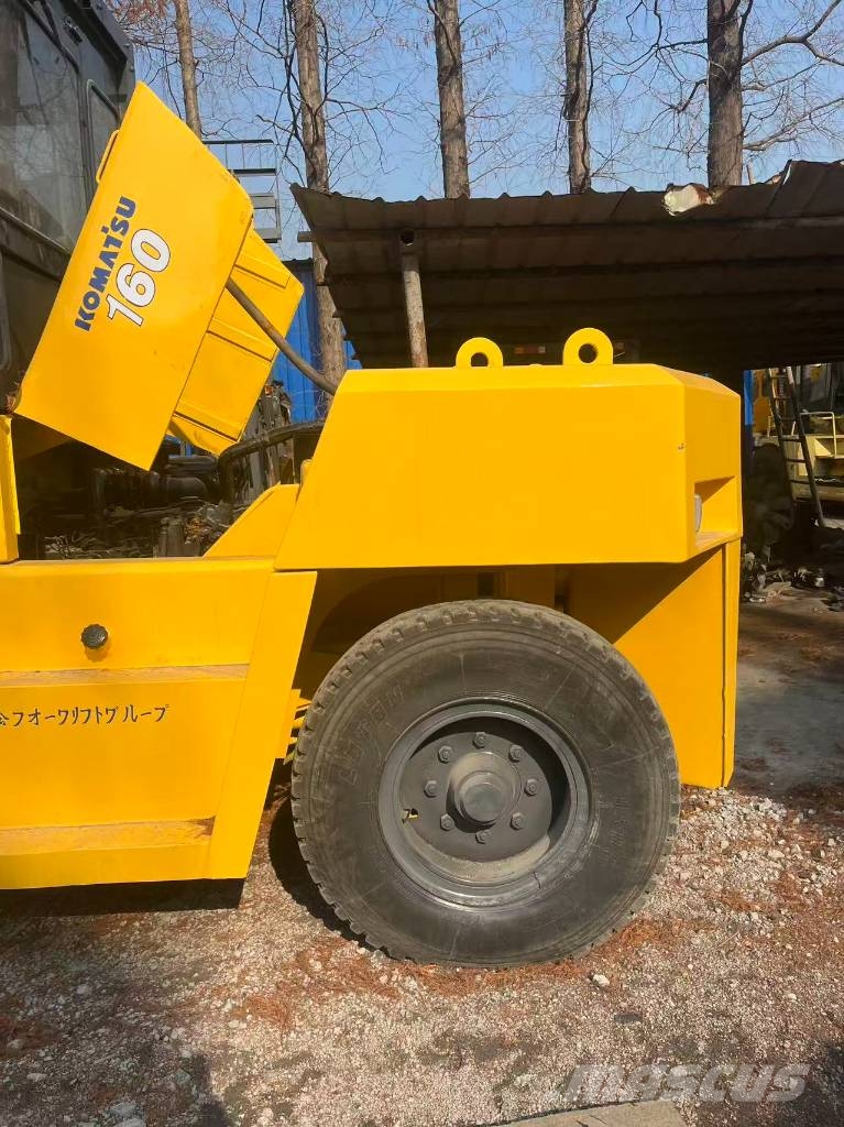 Komatsu FD 160 شاحنات الديزل