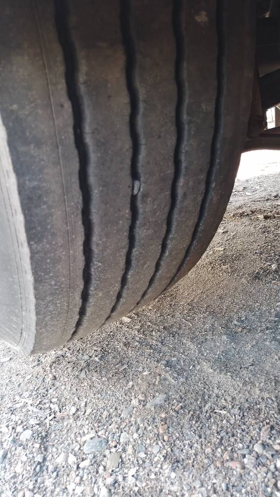 Volvo FH D 13 HYDR. Camiones de cama baja