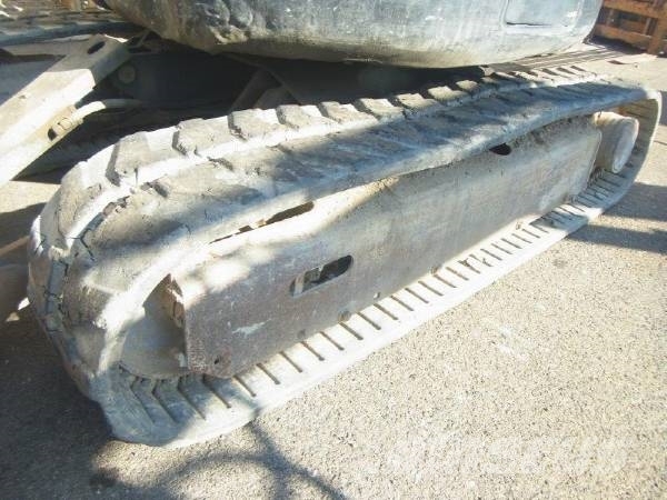 Komatsu PC30UU-3 Εκσκαφάκι (διαβολάκι) < 7t