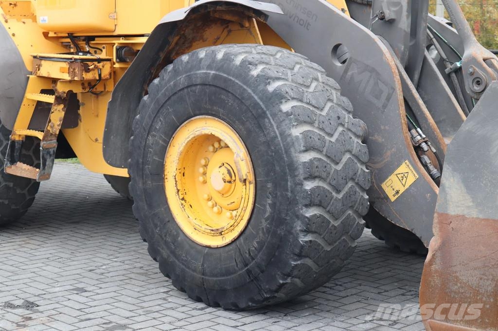 Volvo L110E QUICK COUPLER | BUCKET | 3RD FUNCTION | AIRC Wielladers