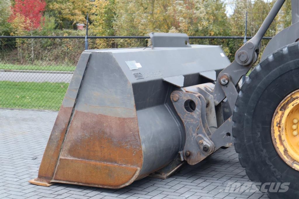 Volvo L110E QUICK COUPLER | BUCKET | 3RD FUNCTION | AIRC Wielladers