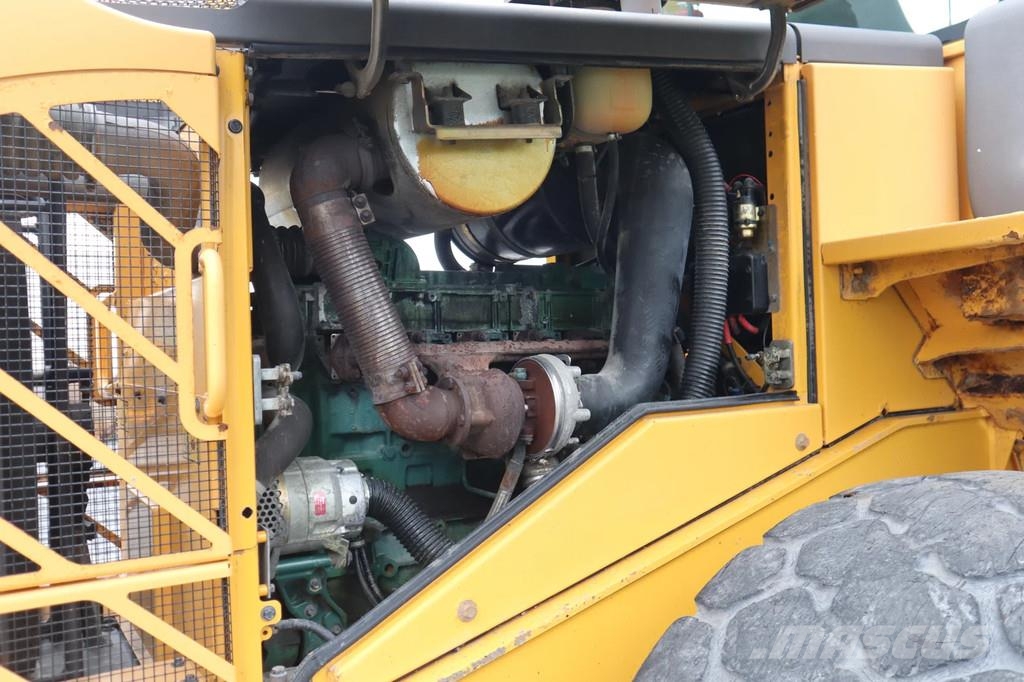 Volvo L110E QUICK COUPLER | BUCKET | 3RD FUNCTION | AIRC Wielladers