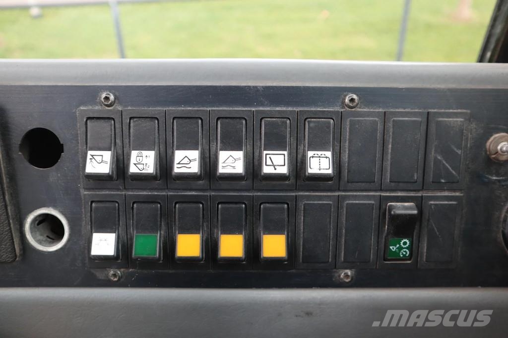 Volvo L110E QUICK COUPLER | BUCKET | 3RD FUNCTION | AIRC Wielladers
