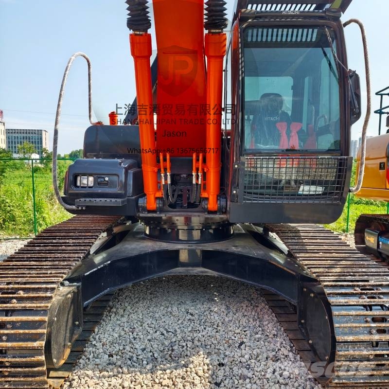 Hitachi ZX 210 Gravemaskiner på larvebånd