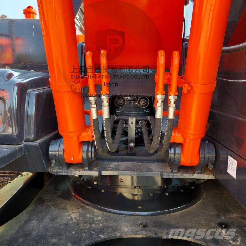 Hitachi ZX 210 Gravemaskiner på larvebånd