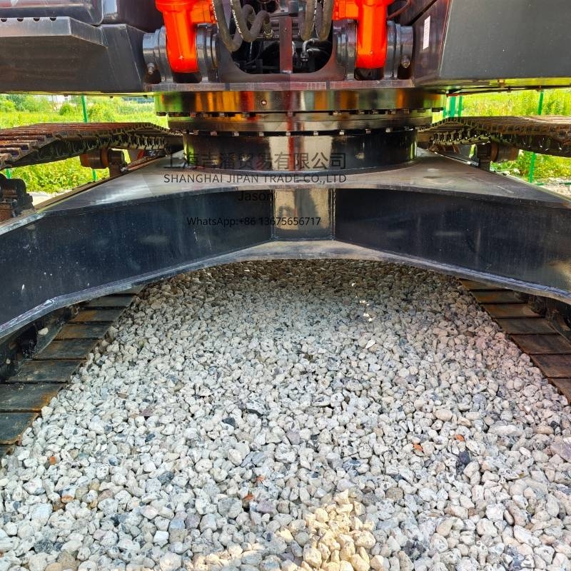 Hitachi ZX 210 Gravemaskiner på larvebånd