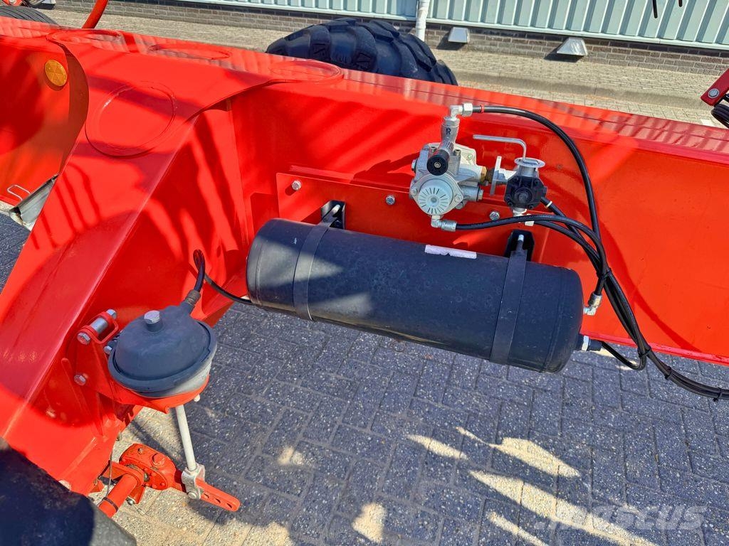 Kuhn GA13131 4-Rotorhark Karhottimet