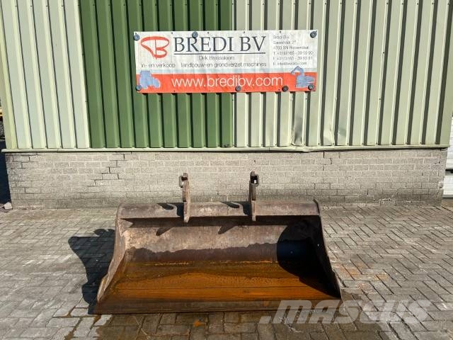 Slootbak met dubbelen oren 180 cw30 Buckets