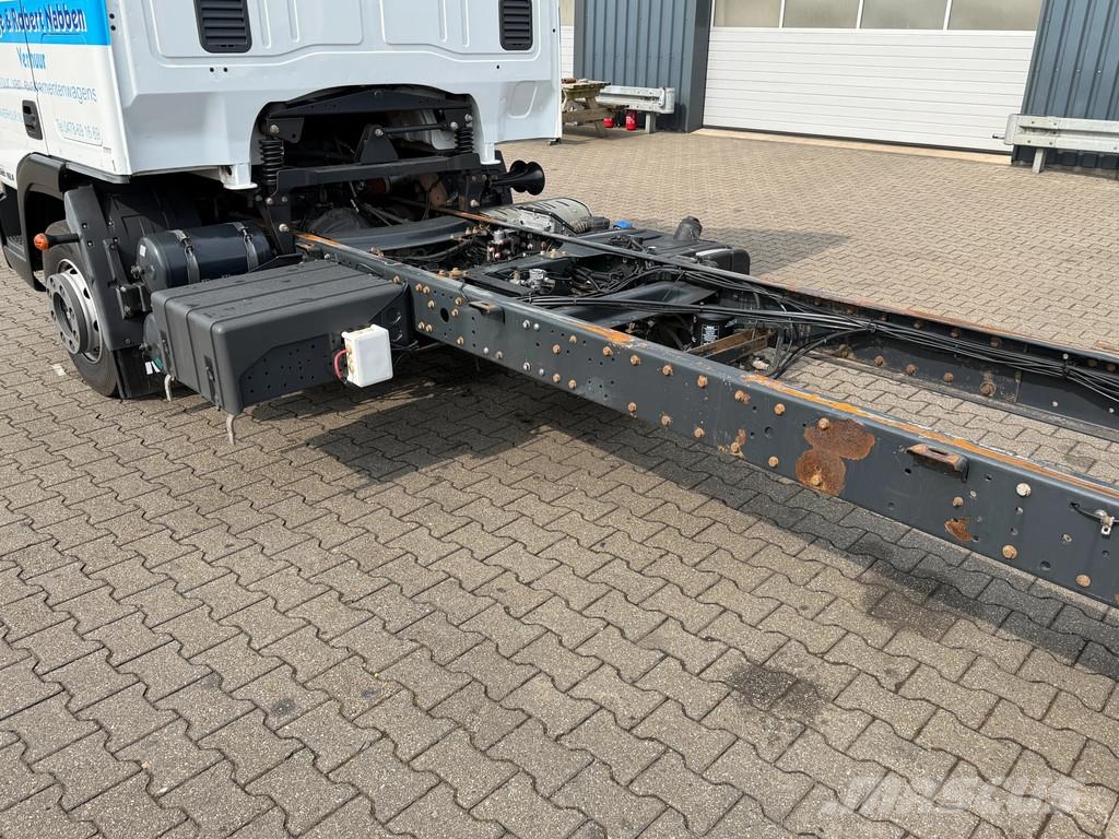 Iveco EuroCargo 120 E22 4x2 Chassis Euro 5 EEV *NL-Truck Fülkés alváz