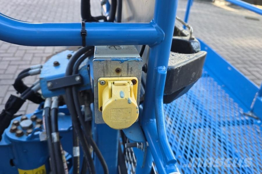 Genie S85XC Valid inspection, Diesel, 4x4 Drive, 28m Wor 견인식 전동이동 리프트