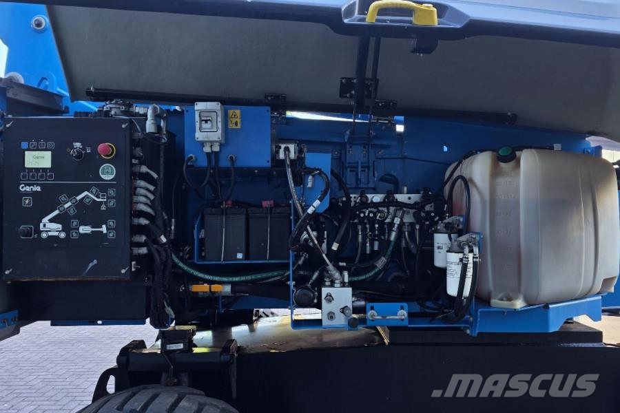 Genie S85XC Valid inspection, Diesel, 4x4 Drive, 28m Wor 견인식 전동이동 리프트