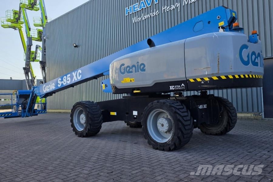 Genie S85XC Valid inspection, Diesel, 4x4 Drive, 28m Wor 견인식 전동이동 리프트