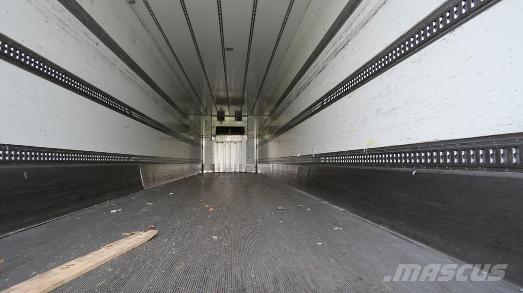 Floor 3 Axle frigo trailer Carrier Vector 1550 Piekabes ar temperatūras kontroli