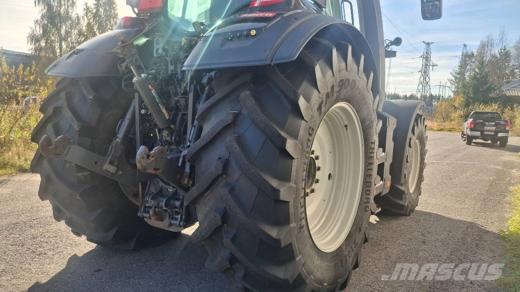Valtra Q 305 Traktorit