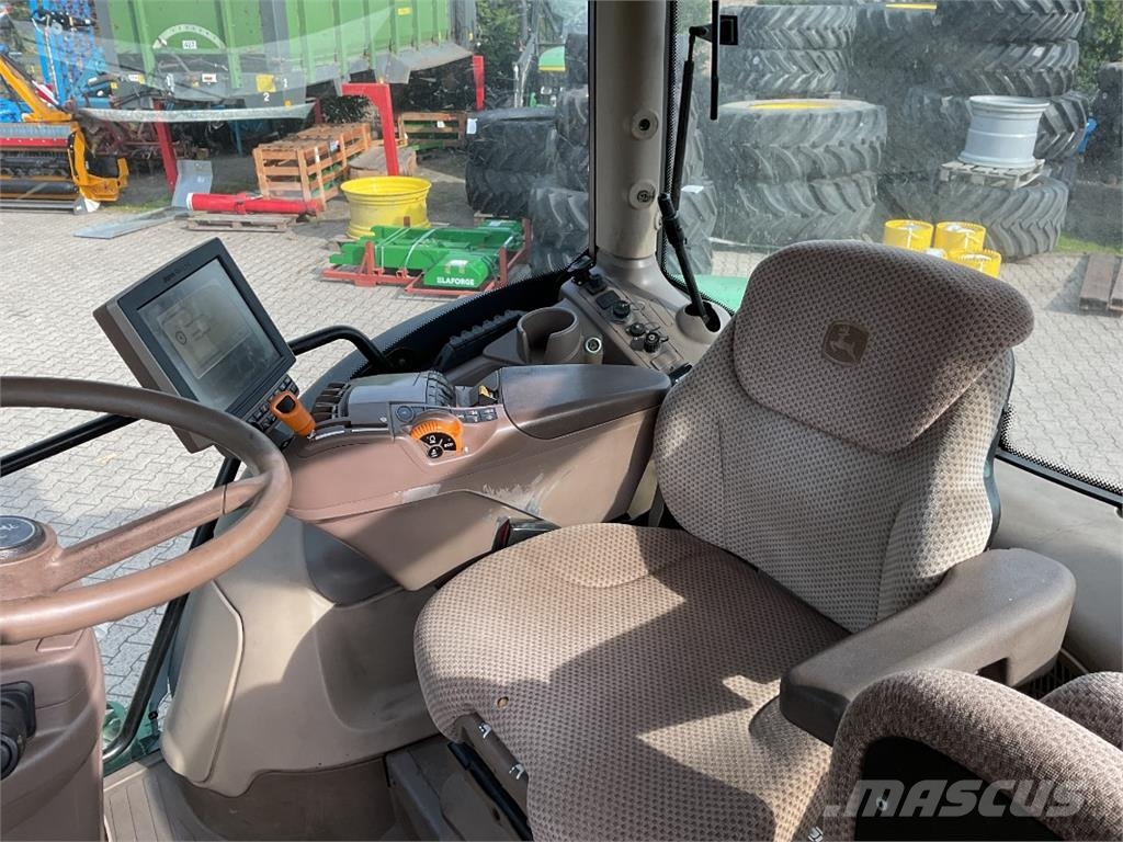 John Deere 6215R Traktoren