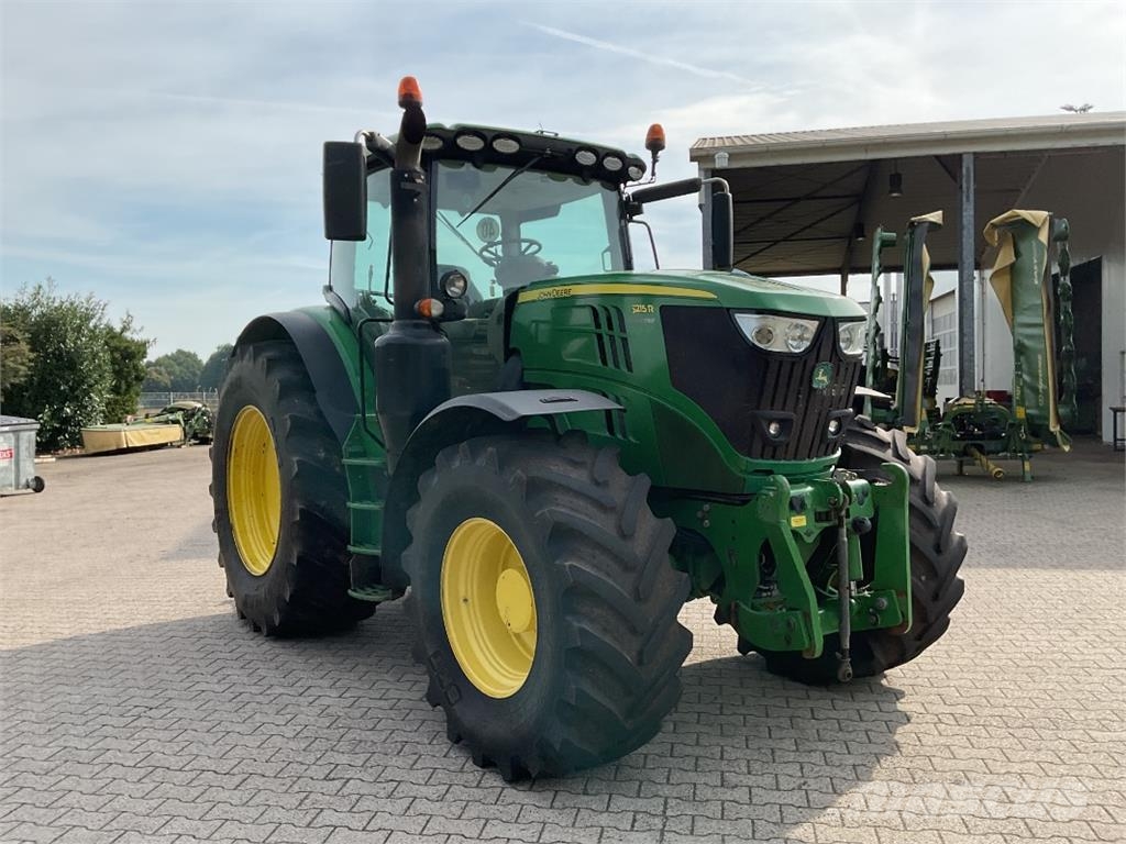 John Deere 6215R Traktoren
