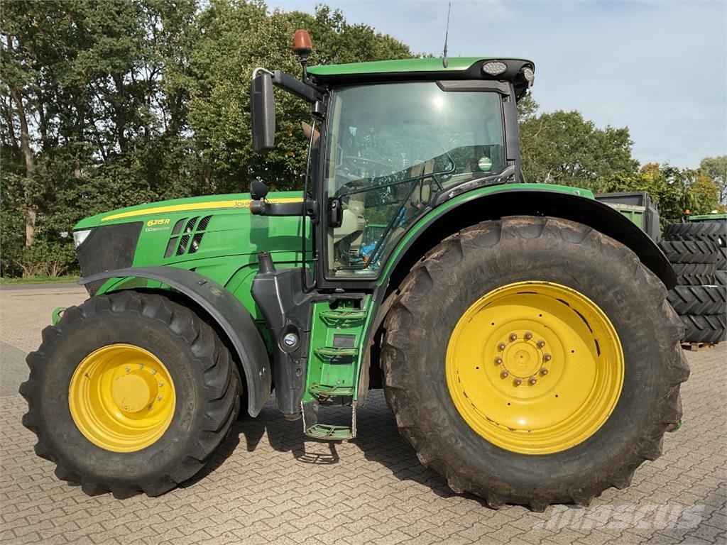 John Deere 6215R Traktoren