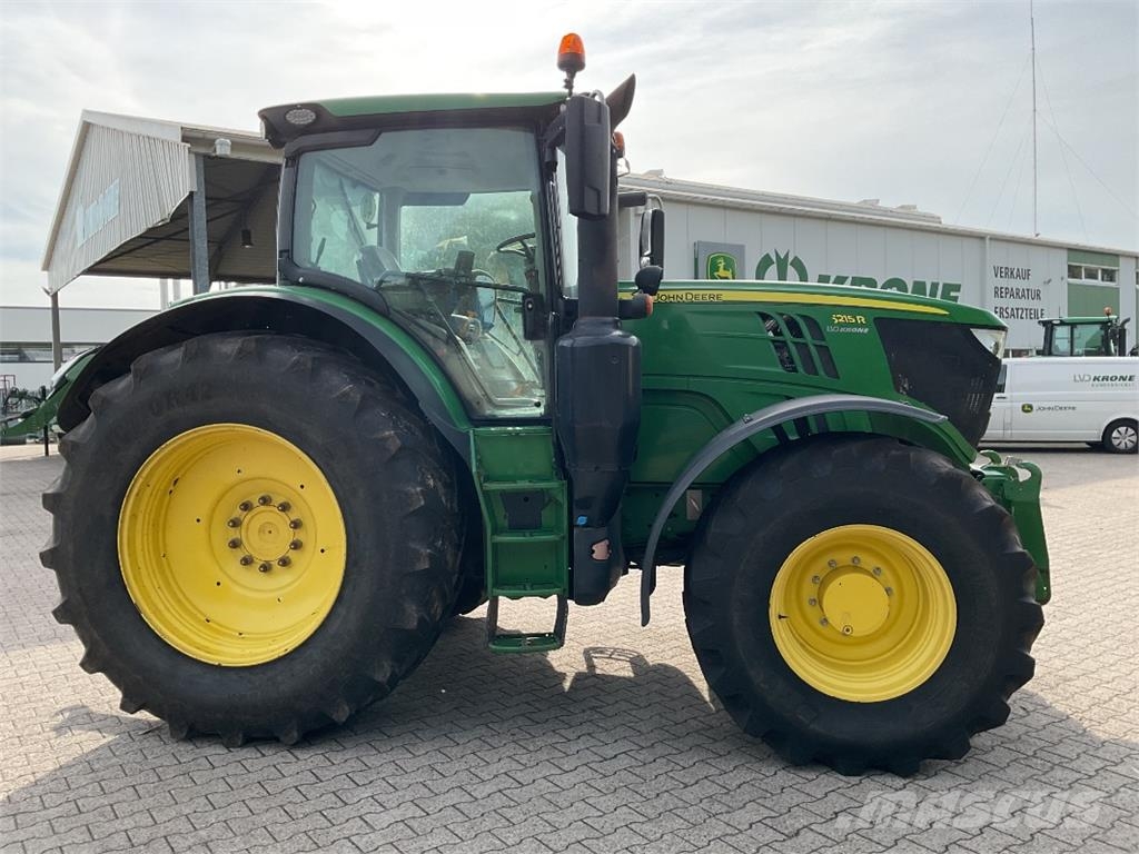 John Deere 6215R Traktoren