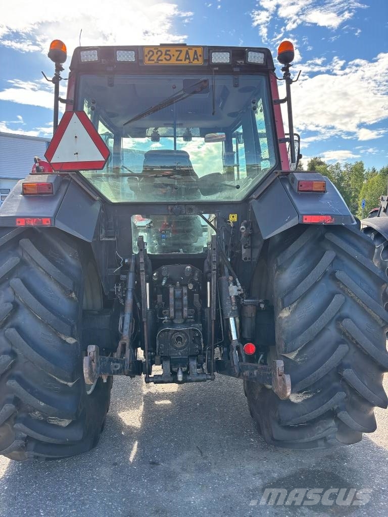 Valtra 8350 HiTech Traktory
