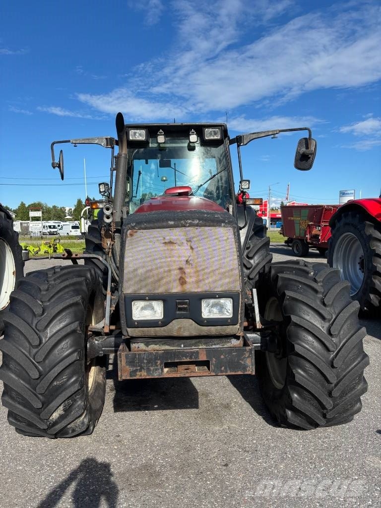 Valtra 8350 HiTech Traktory