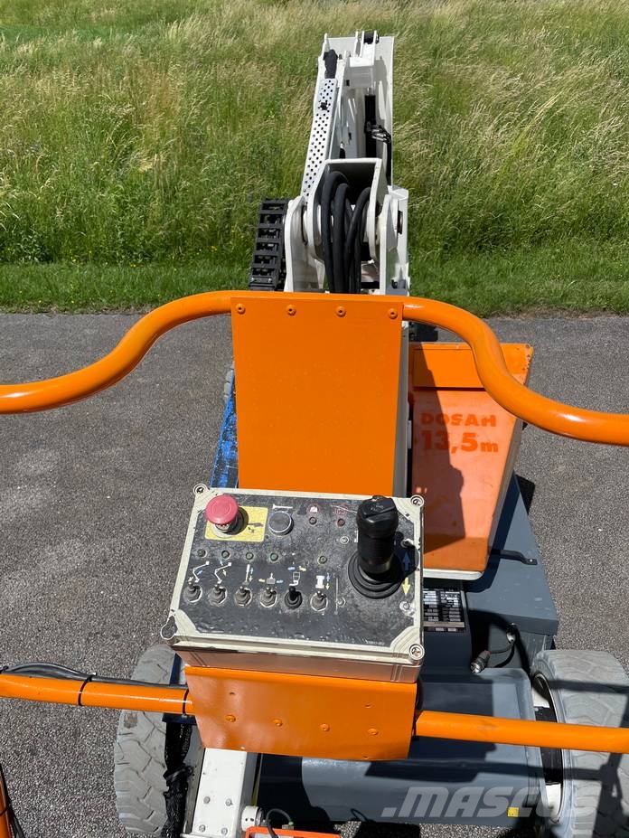 Snorkel AB 38 Компактни самоходни стрелови подемници