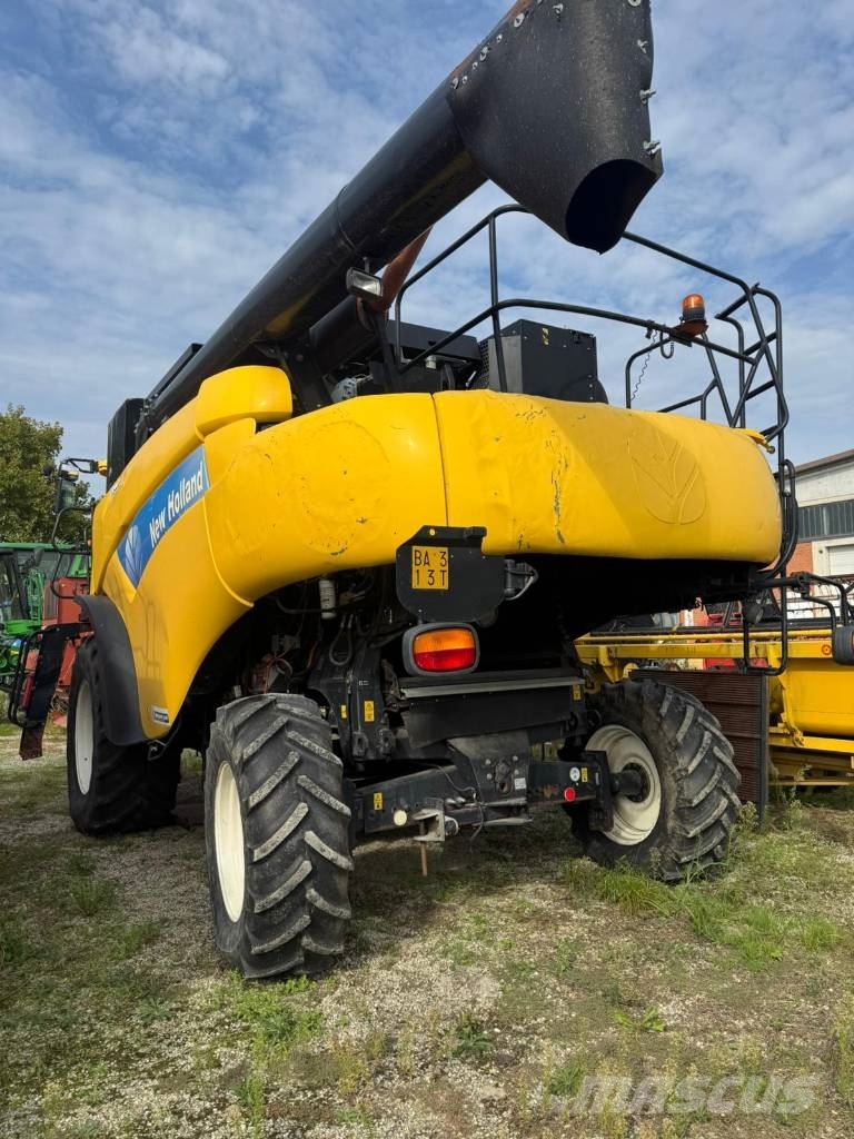 New Holland CR 960 Sklízecí mlátičky