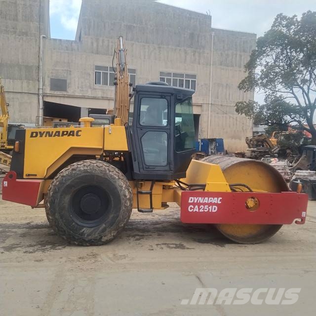 Dynapac CA 251 D مداحل أحادية الأسطوانة