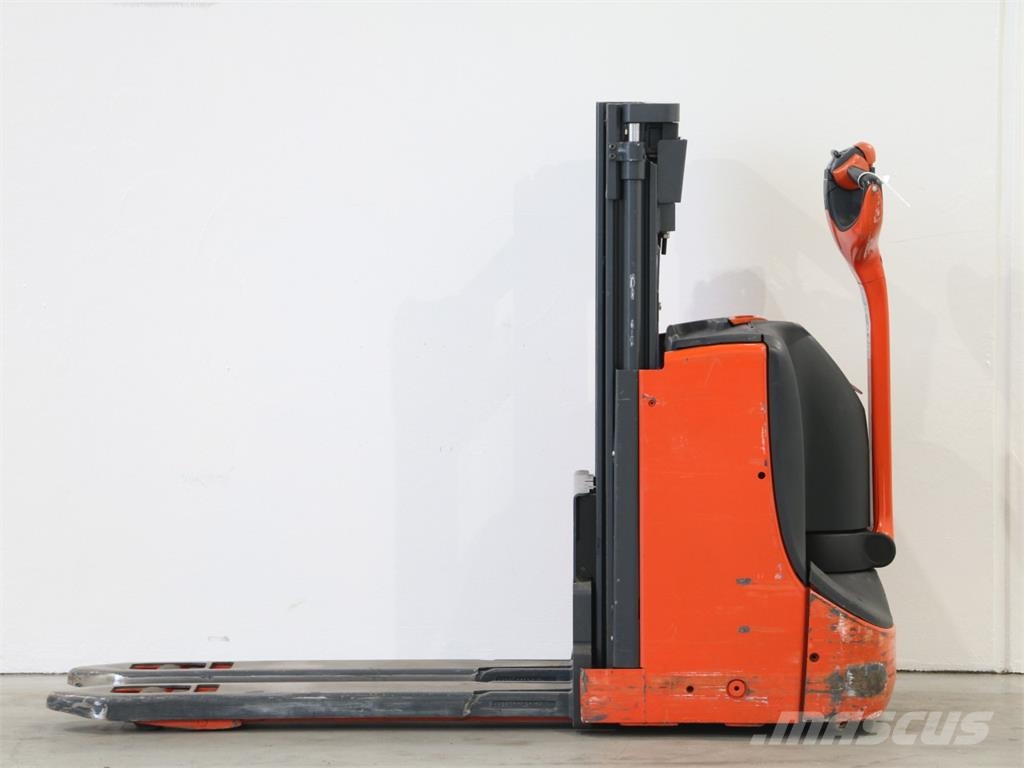Linde D08/1160-00 Apiladores eléctricos
