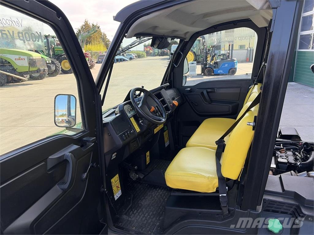John Deere XUV865M 50km/h ATV