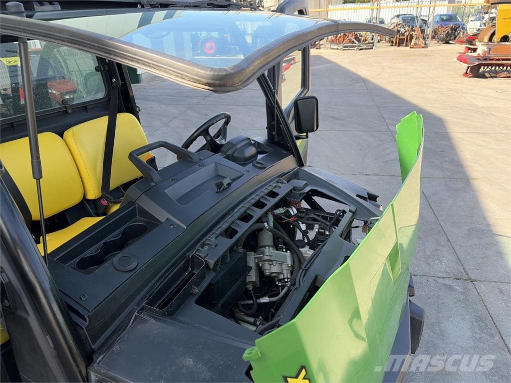 John Deere XUV865M 50km/h ATV