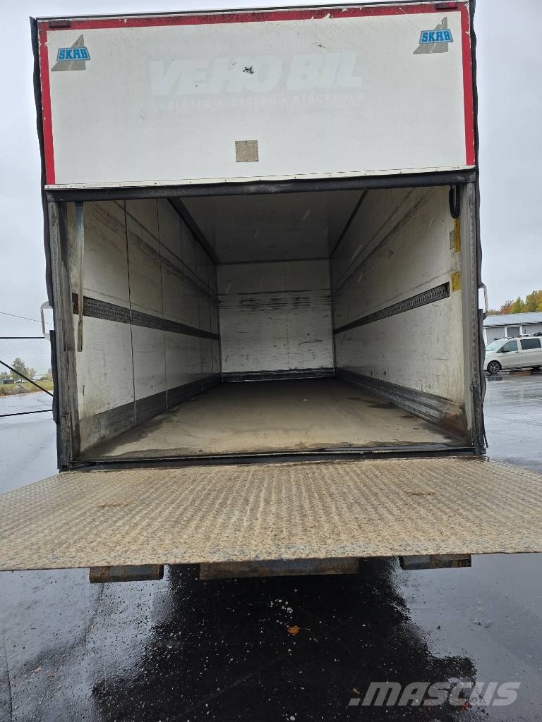 Mercedes-Benz ATEGO 1523 Camiones con caja de remolque