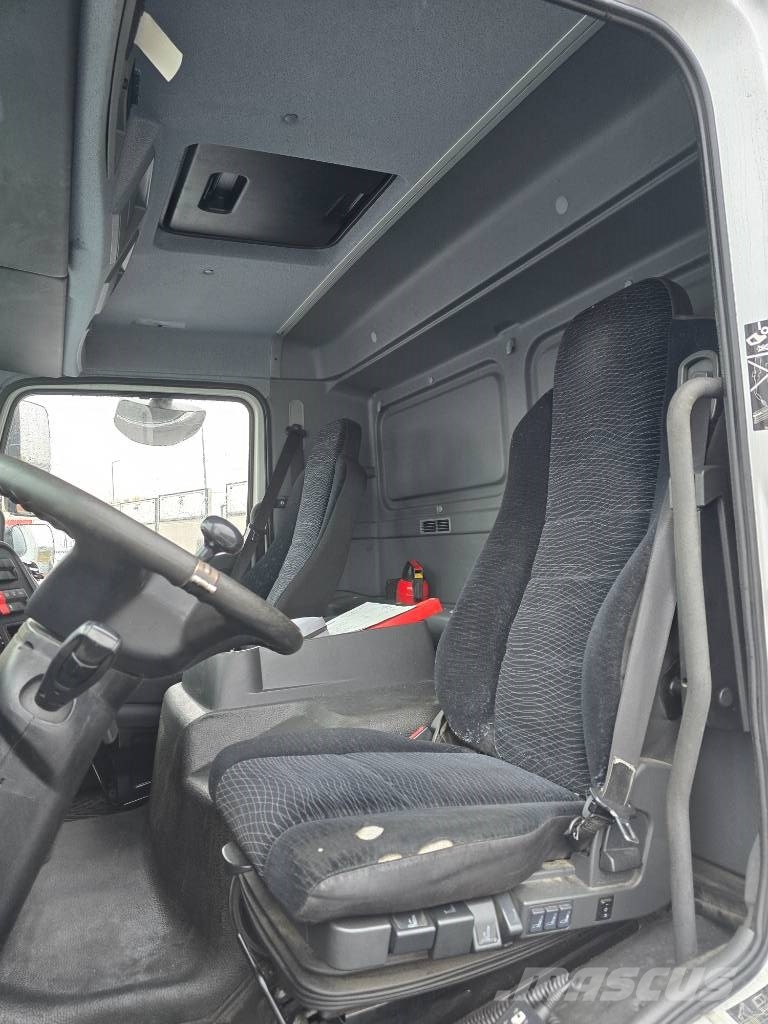 Mercedes-Benz ATEGO 1523 Camiones con caja de remolque