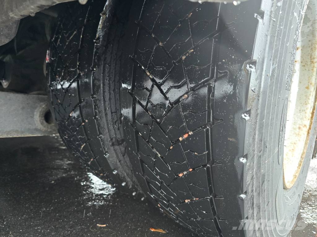 Mercedes-Benz ATEGO 1523 Camiones con caja de remolque