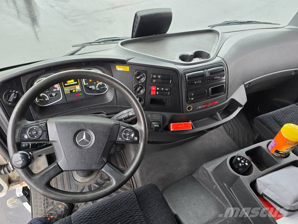 Mercedes-Benz ATEGO 1523 Camiones con caja de remolque