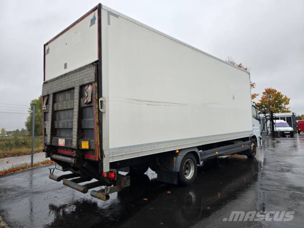 Mercedes-Benz ATEGO 1523 Camiones con caja de remolque