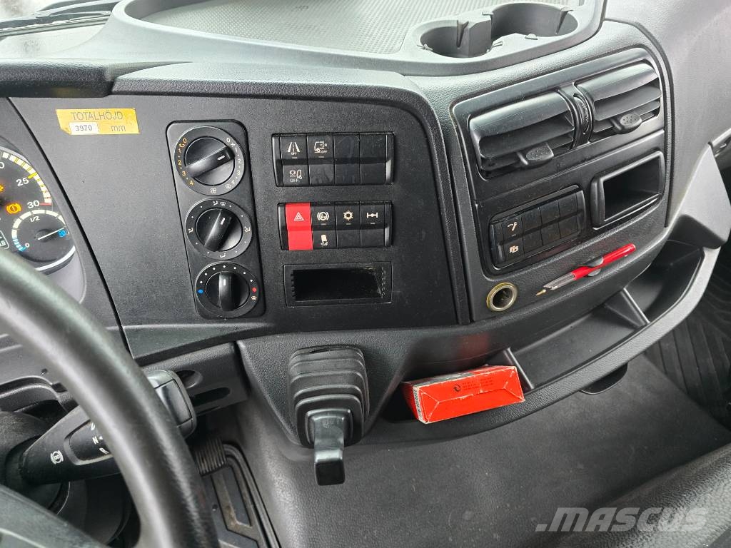 Mercedes-Benz ATEGO 1523 Camiones con caja de remolque