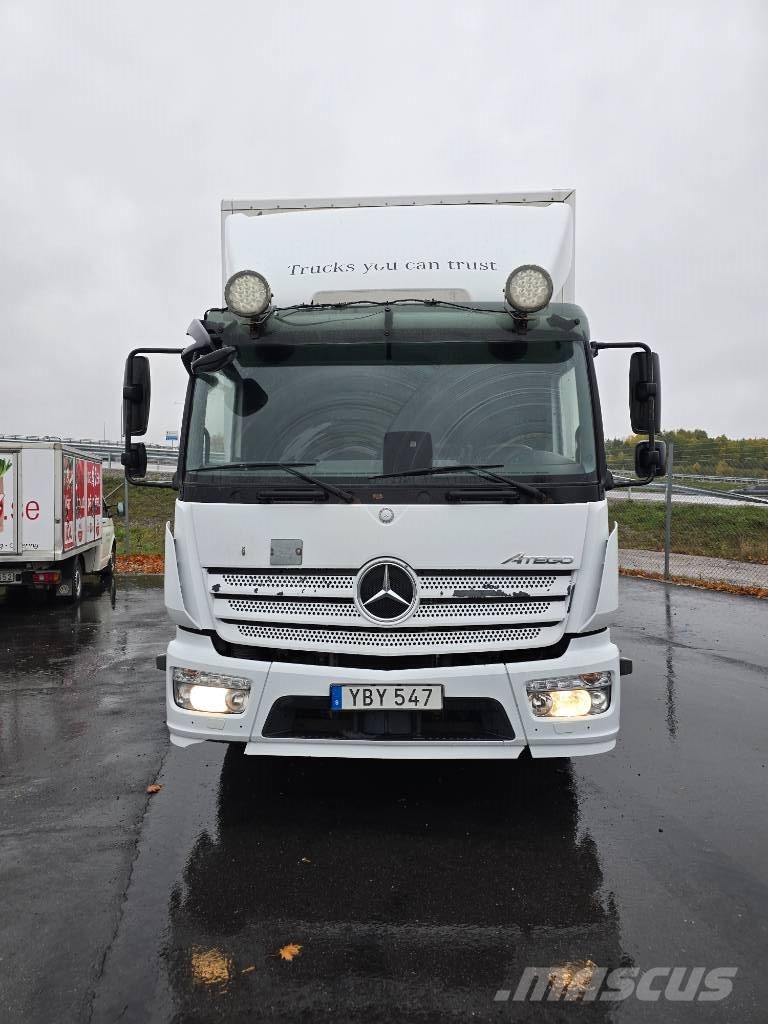 Mercedes-Benz ATEGO 1523 Camiones con caja de remolque