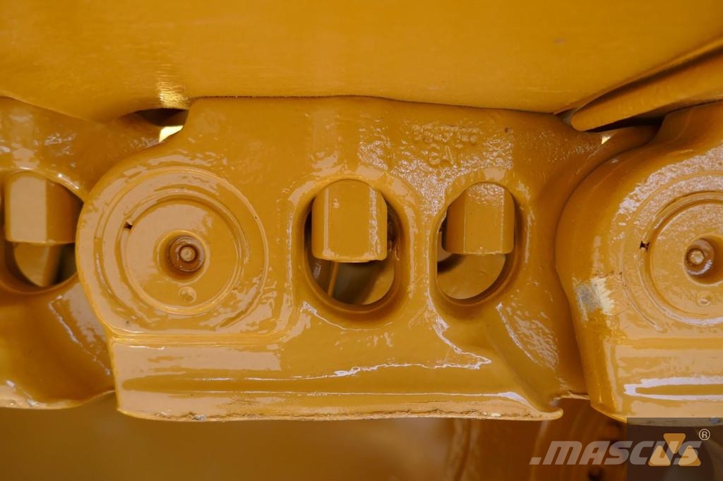 CAT D8T Crawler dozers