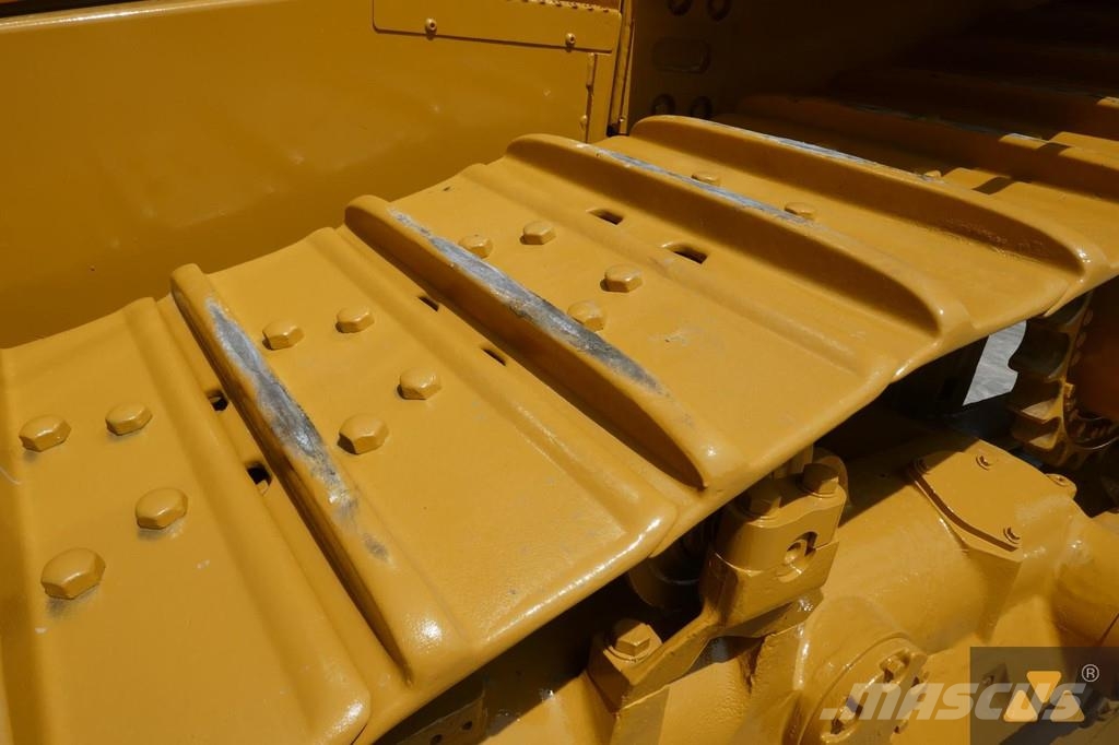 CAT D8T Crawler dozers