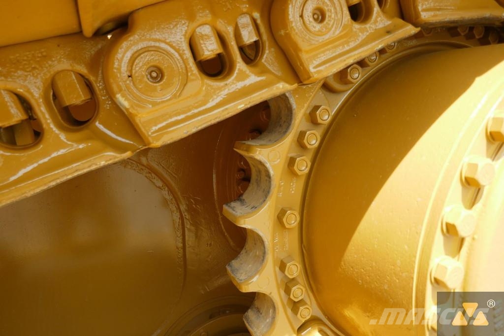 CAT D8T Crawler dozers