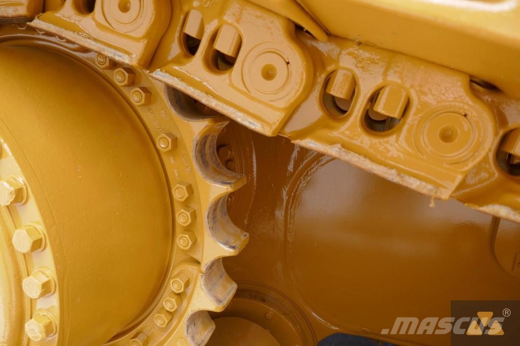 CAT D8T Crawler dozers