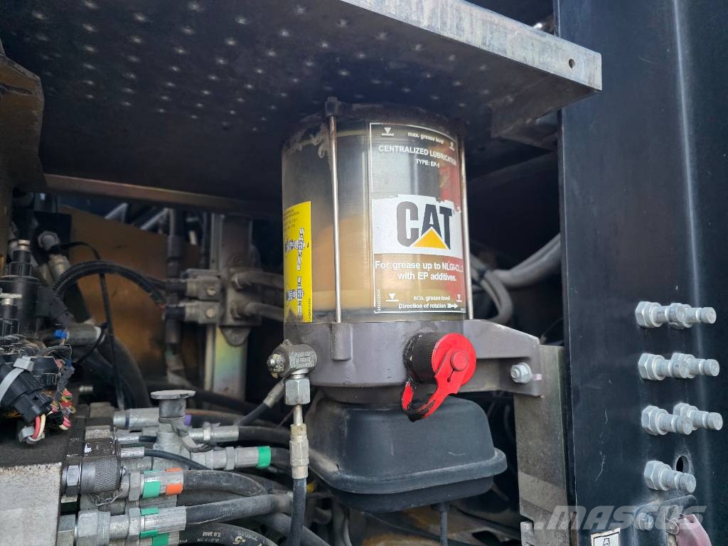CAT M318D, 2014 ROK, PODPORY + PŁUG Ratasekskavaatorid