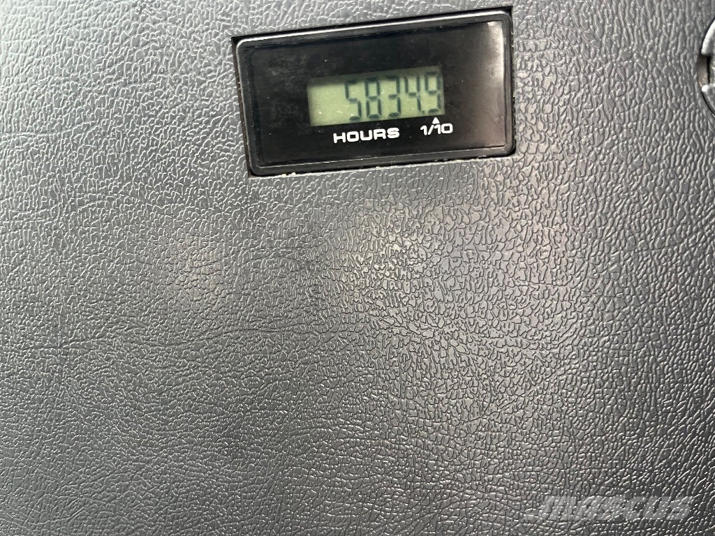 Hyundai HX 520 AL حفارات زحافة