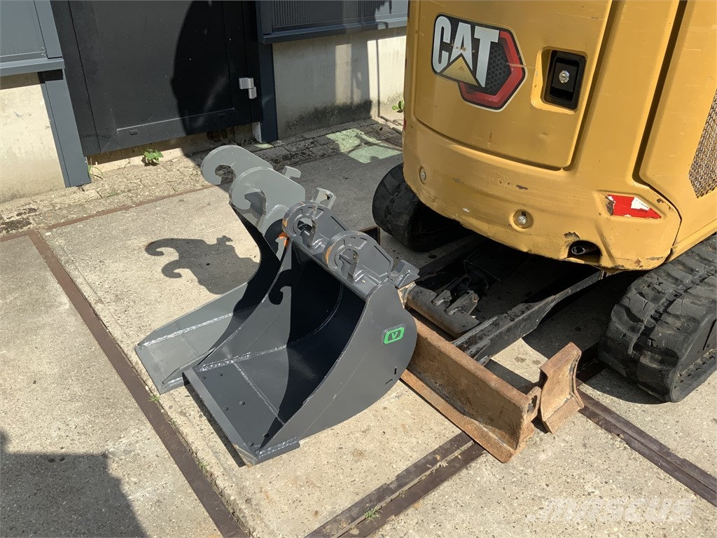 CAT 301.8 Mini pelle < 7t