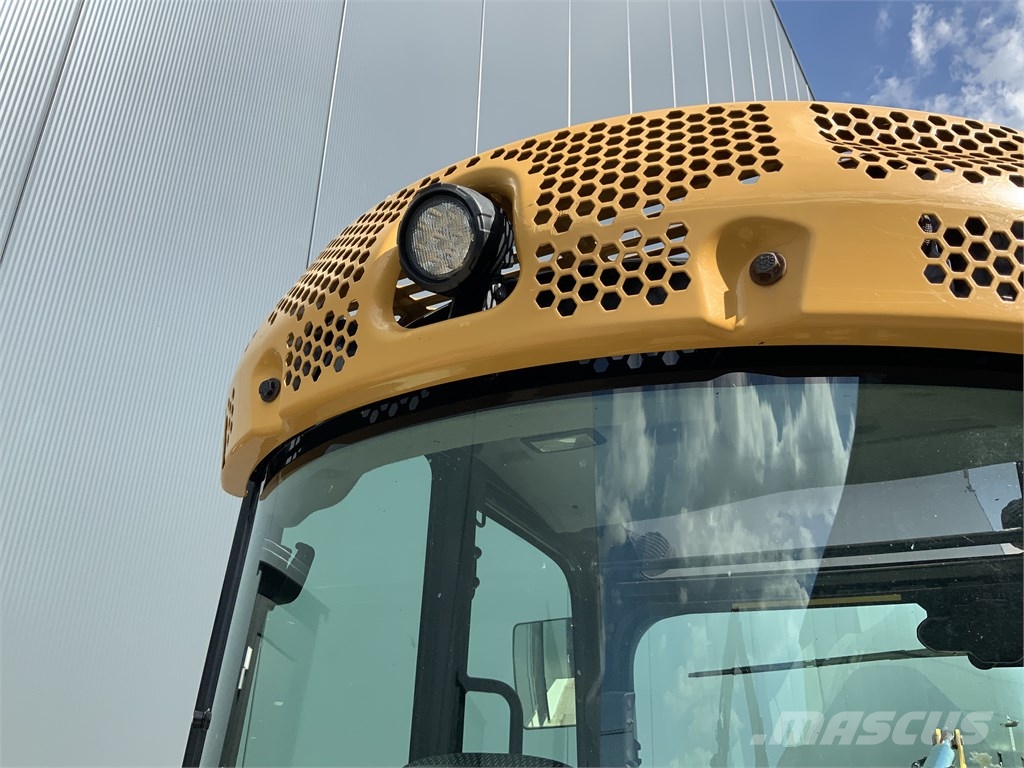 CAT 301.8 Mini pelle < 7t