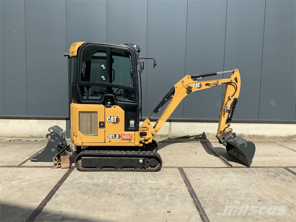 CAT 301.8 Mini pelle < 7t