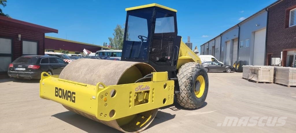 Bomag BW 211 D-3 Enkelt tromle
