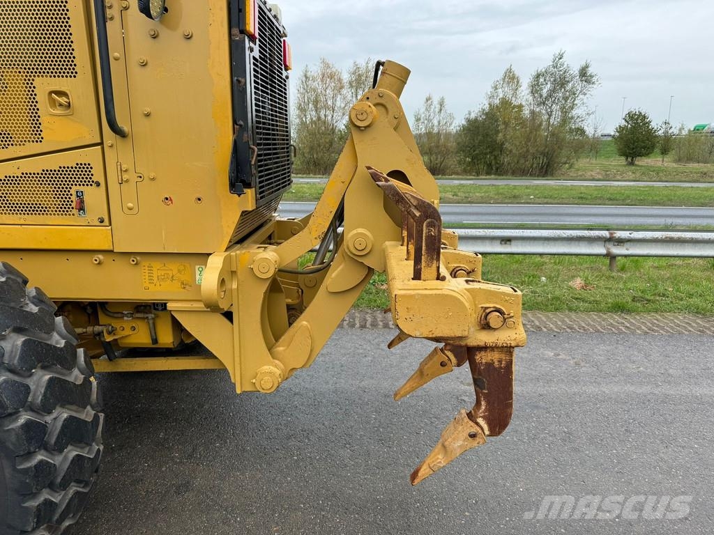 CAT 140M Graders